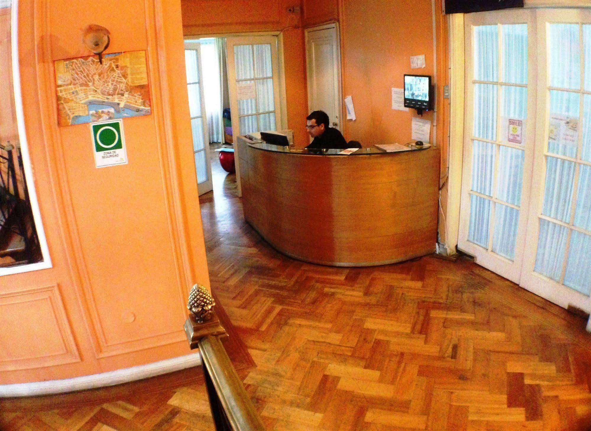 Salvador Hostal & Cafe Santiago Luaran gambar